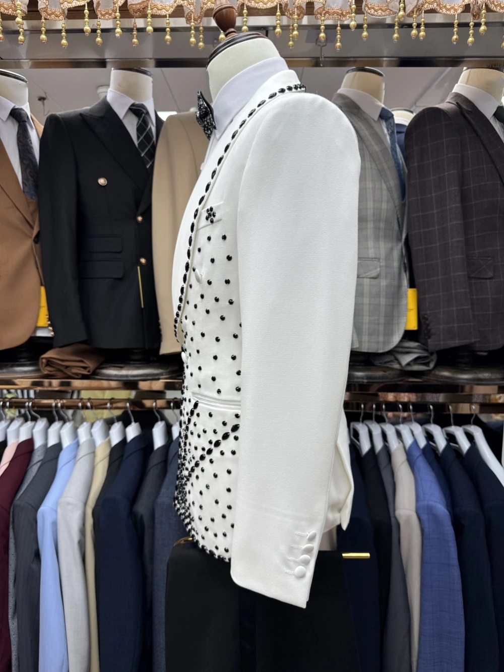Weißer Bräutigam-Herrenanzug-S – Men Formal Wear With Coat Bewertung und Preis