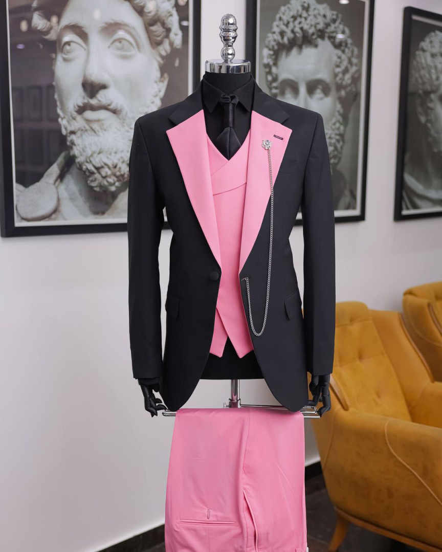 Luxuriöser Schwarz-Rosa Herren – Men Formal Wear Pink Bewertung und Preis